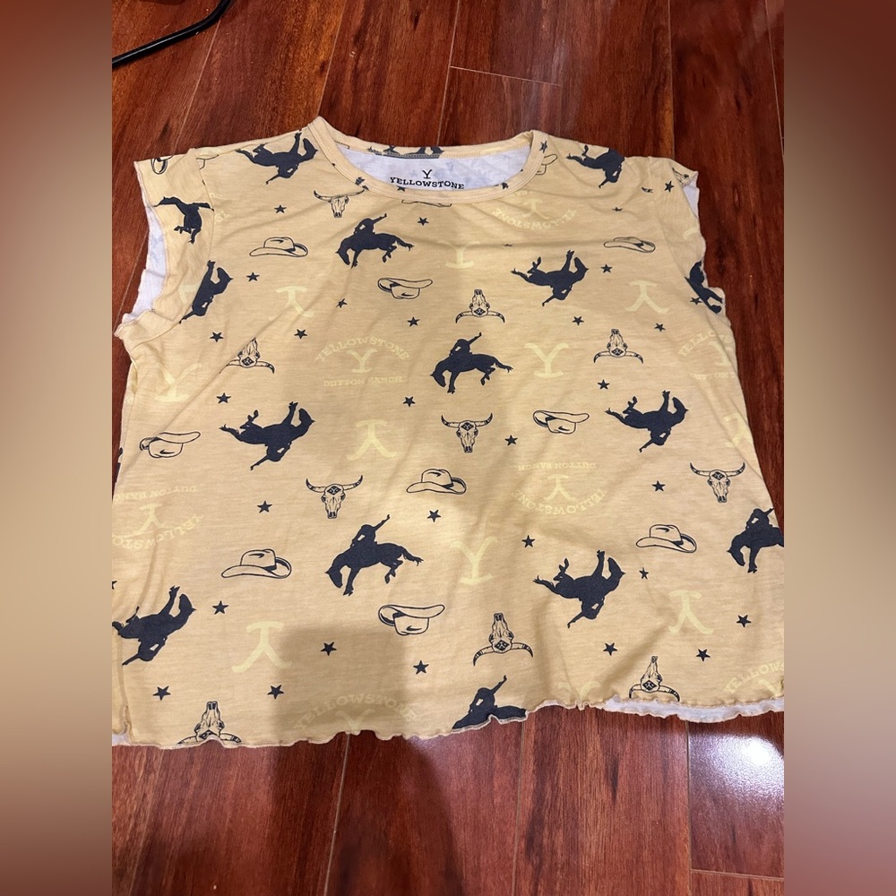 Yellowstone Graphic Tee Size XL